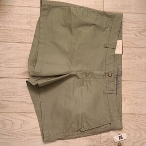 Women's GAP Green Shorts In A Size 18, BNWT!